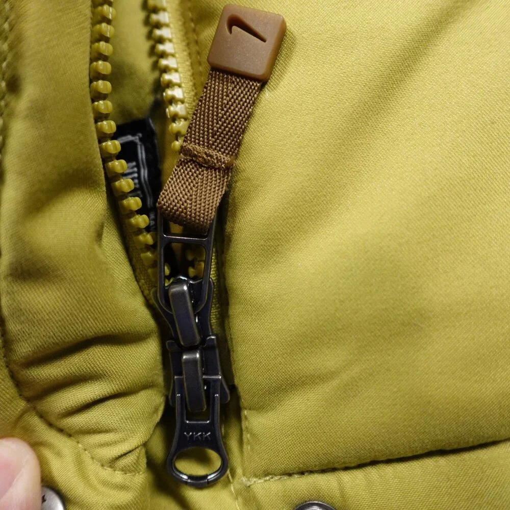 Nike Dew Tour Puffer‎ Vest Women’s Small Yellow Toggle Insulated